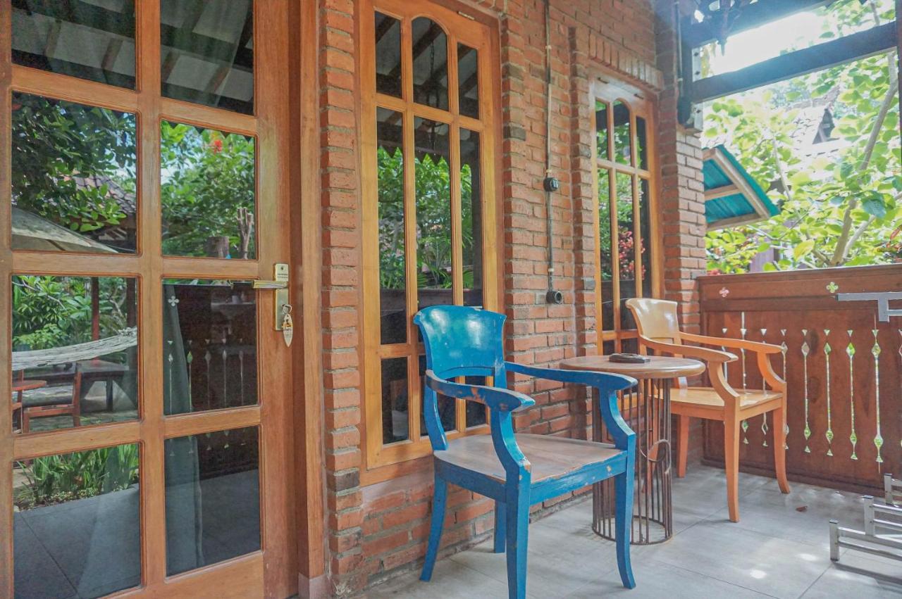The Wisma Pulau Merah Pasanggaran Esterno foto