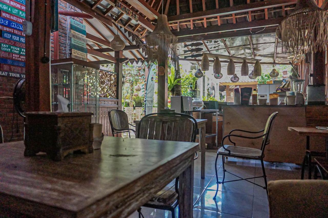 The Wisma Pulau Merah Pasanggaran Esterno foto