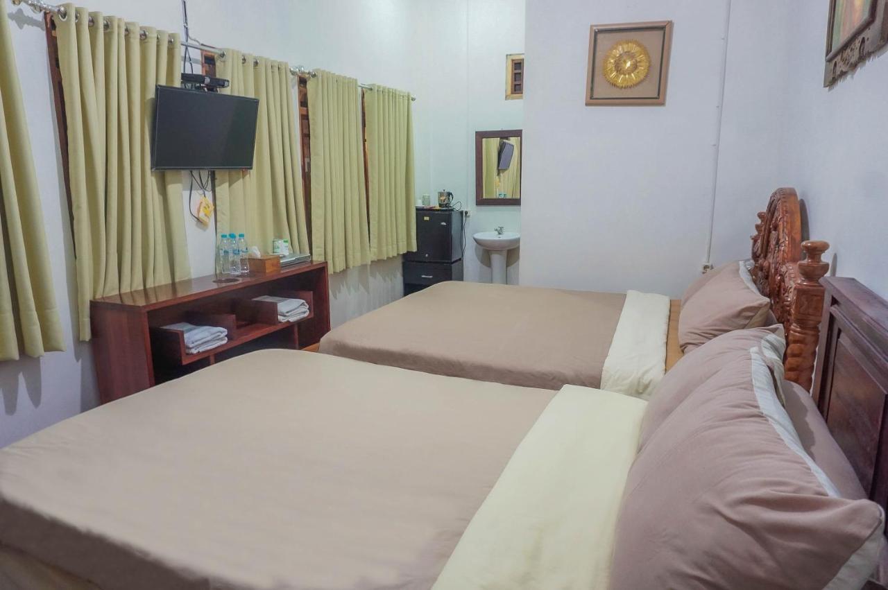 The Wisma Pulau Merah Pasanggaran Esterno foto